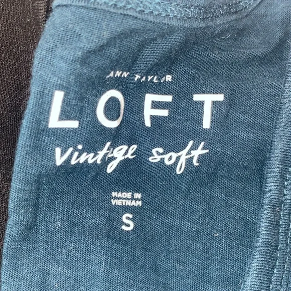 Women’s Tanks - Picture 3 of 6